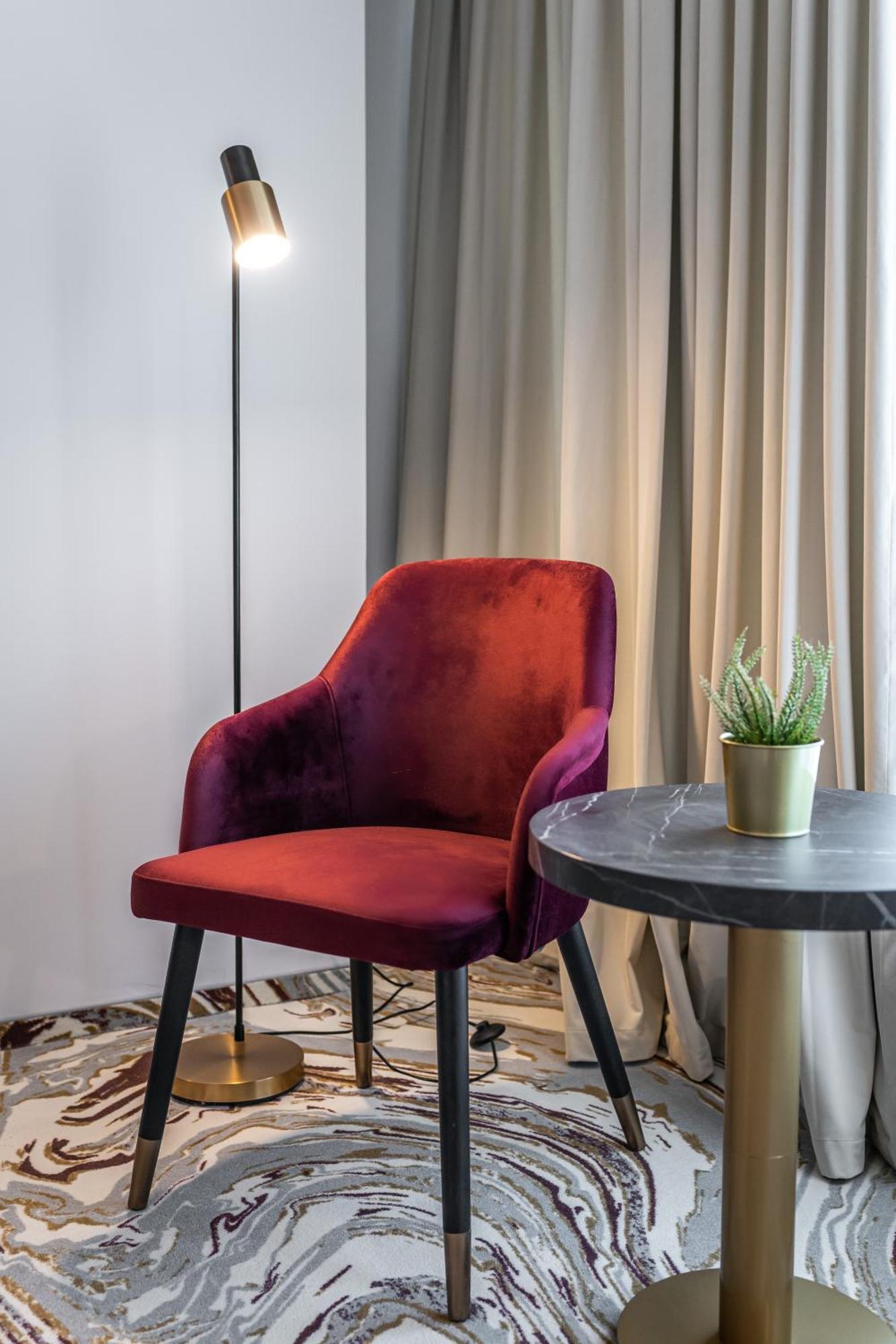 Ramada By Wyndham Bucharest Otopeni Airport Zewnętrze zdjęcie