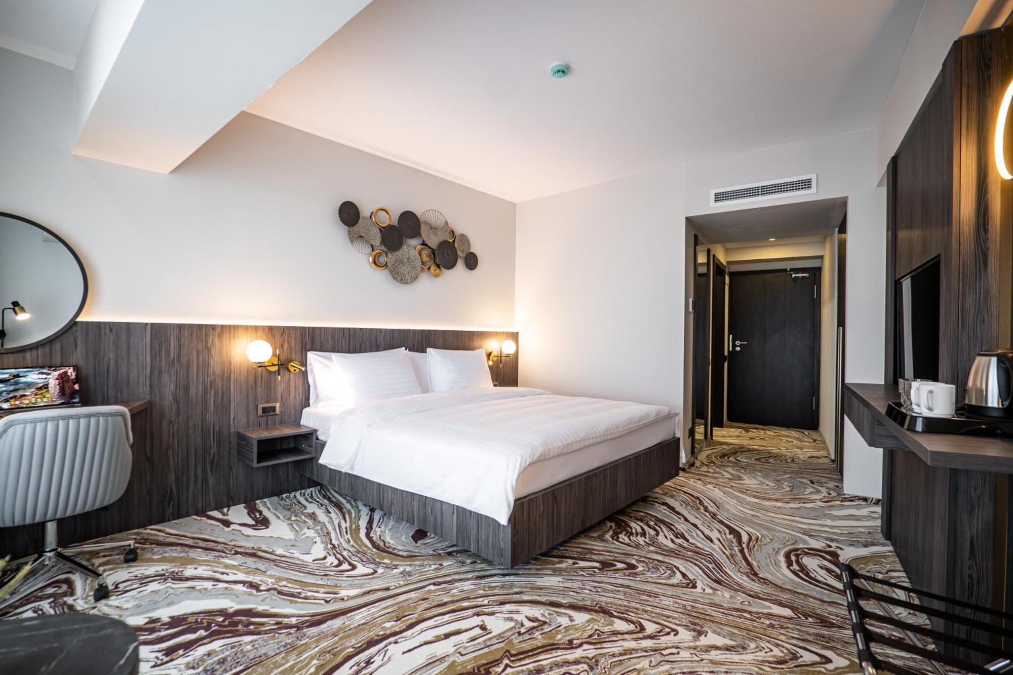 Ramada By Wyndham Bucharest Otopeni Airport Zewnętrze zdjęcie