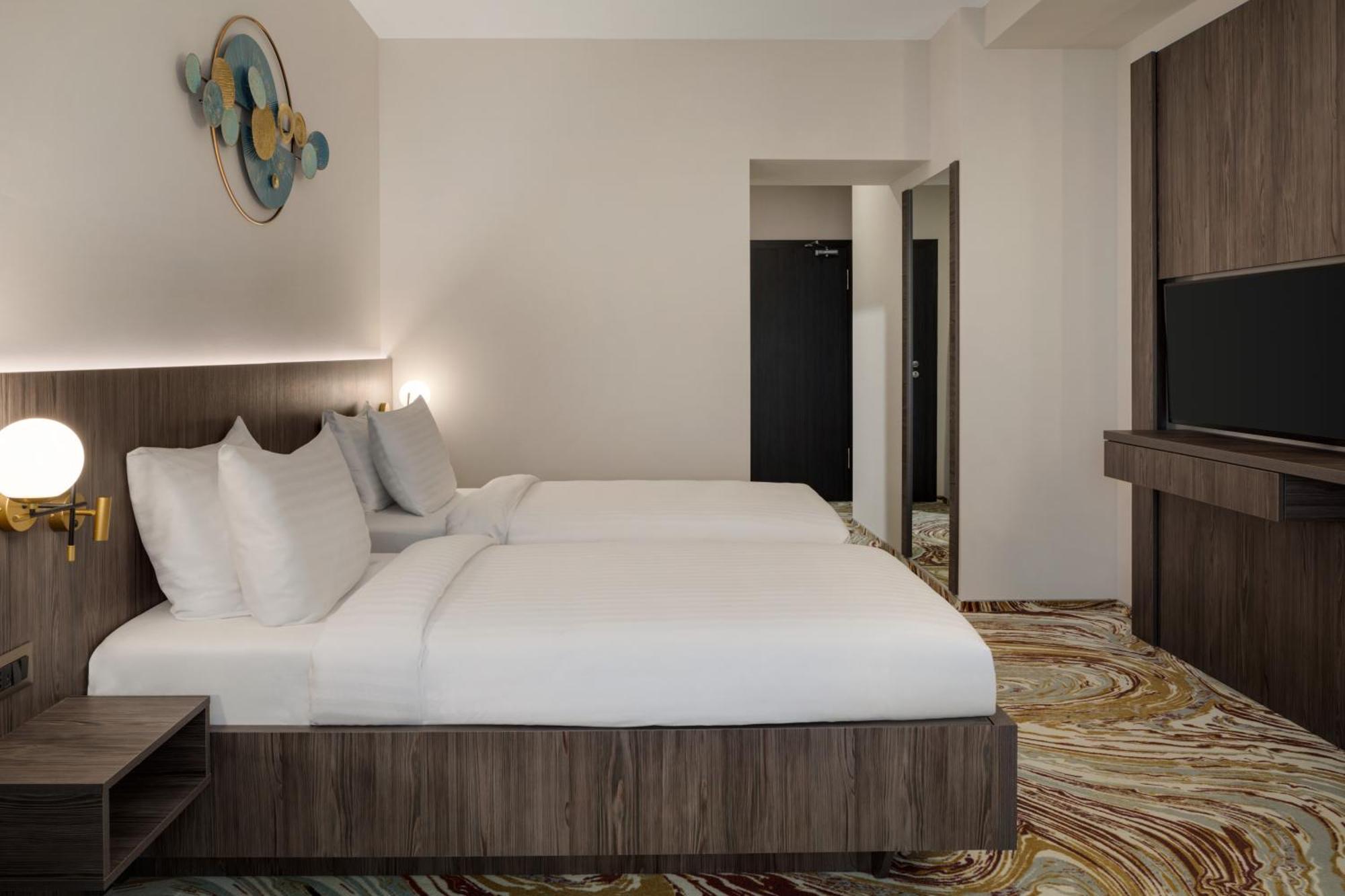Ramada By Wyndham Bucharest Otopeni Airport Zewnętrze zdjęcie