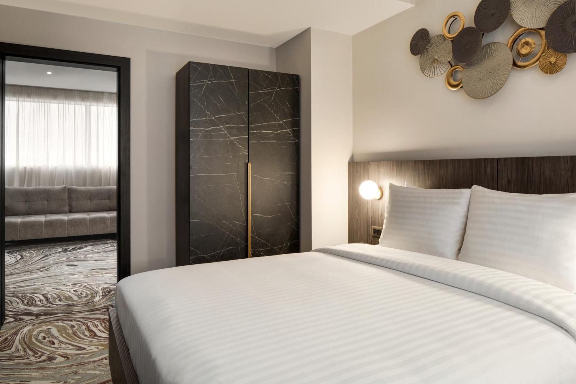 Ramada By Wyndham Bucharest Otopeni Airport Zewnętrze zdjęcie